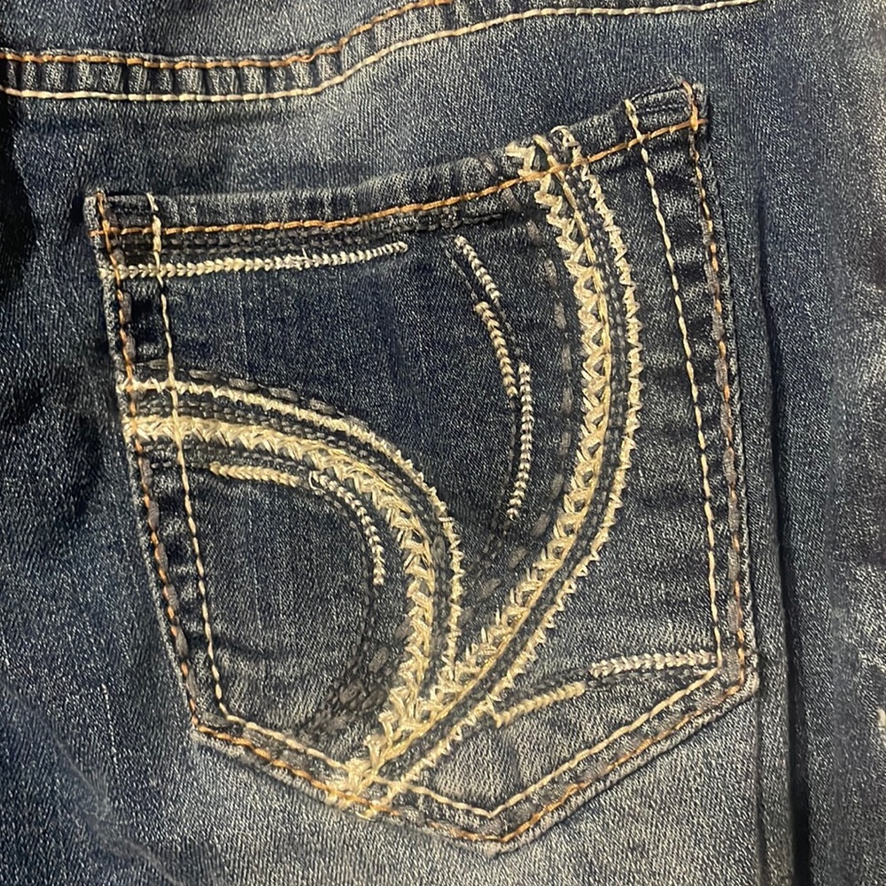 Ariya Jeans - Picture 9 of 15